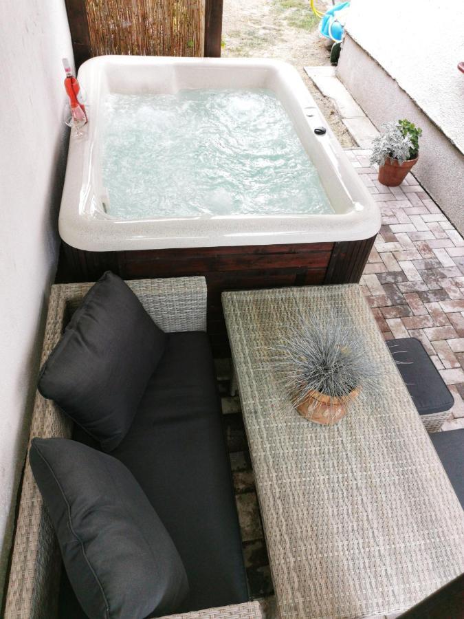Á-B Apartman Gyula Kültér fotó